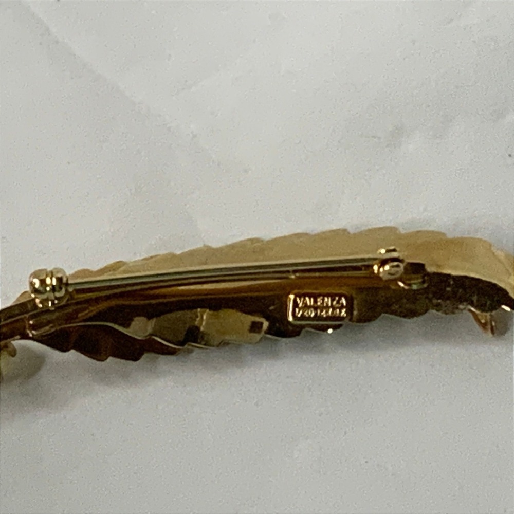 VALENZA Gold Tone Leaf Pin with Pearl Accent Vintage Brooch Women - Picture 4 of 4
